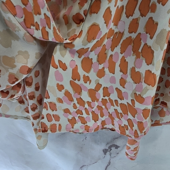 CAbi Shirt Womens Small Blouse Pink Go To Button Up Leopard Smudge 6081 - Picture 11 of 13